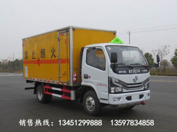 東風(fēng)易燃液體廂式運(yùn)輸車(藍(lán)牌國(guó)六)